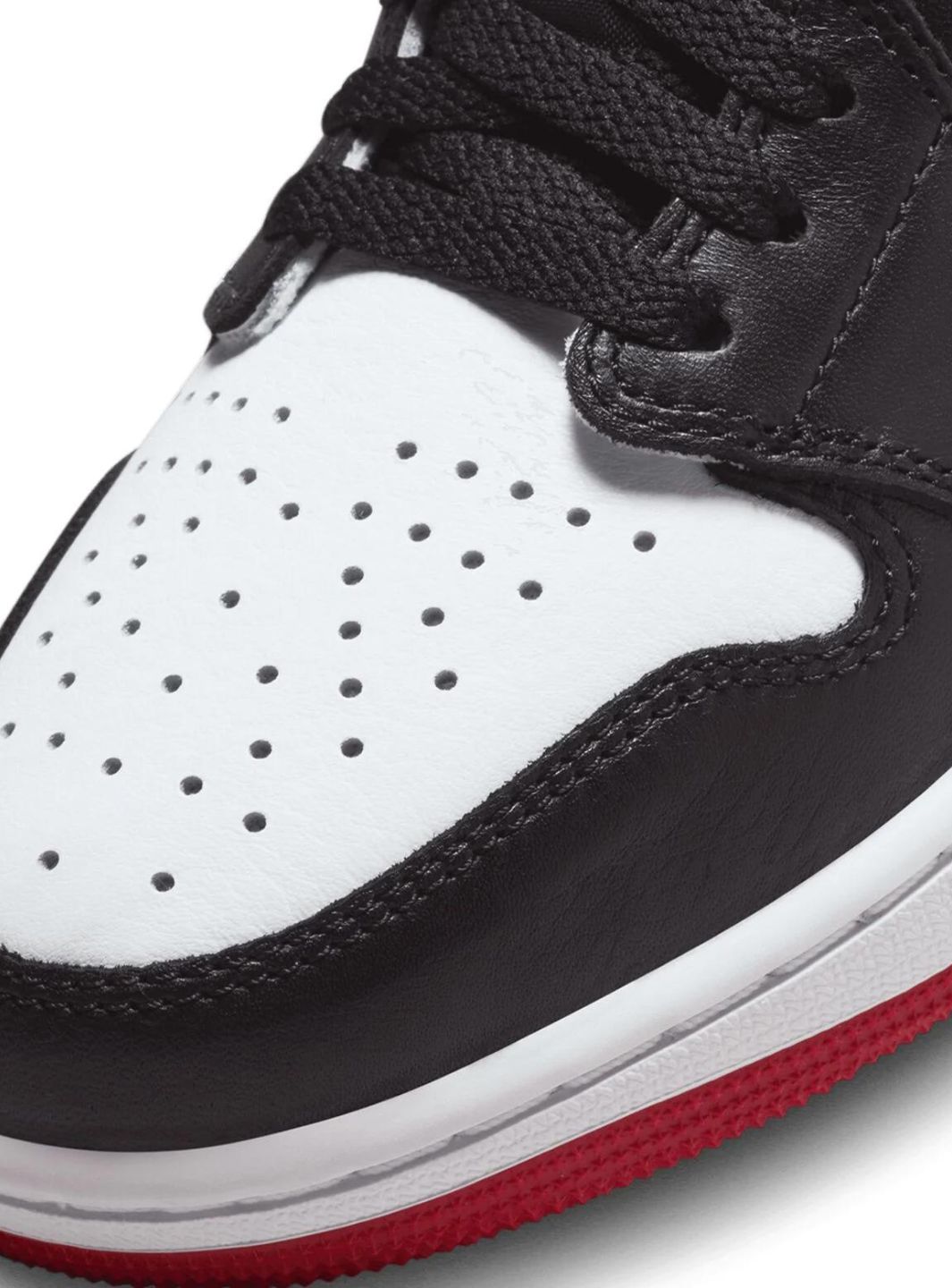 Jordan 1 Retro Low OG Black Toe